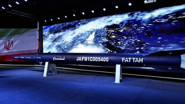 イランの極超音速ミサイル「ファッターハ」速度マッハ１３～１５か